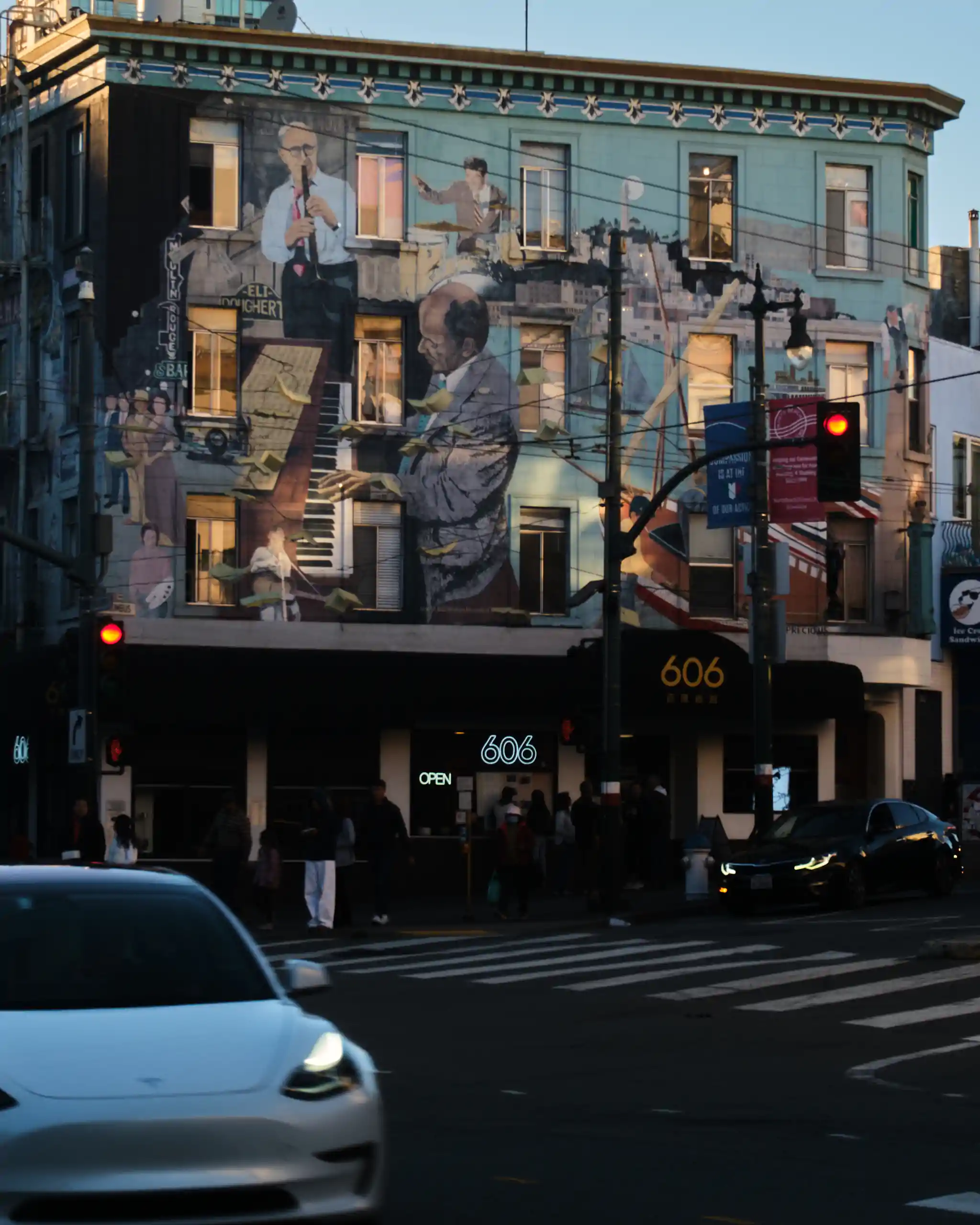 San Francisco building with a graffiti